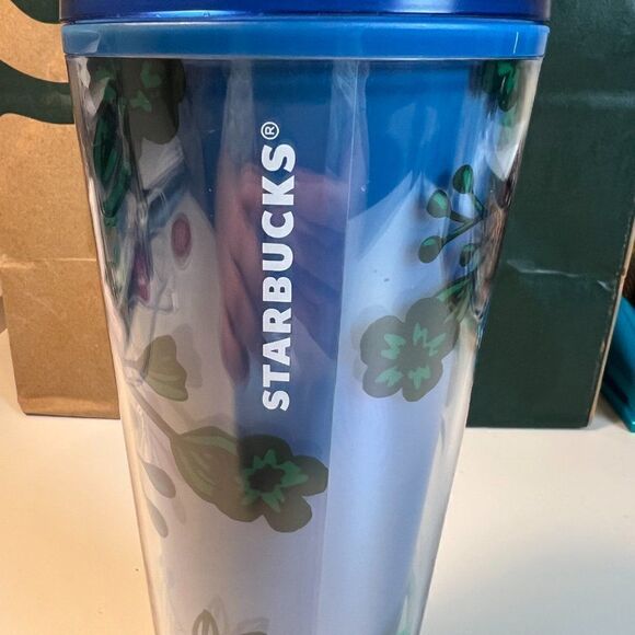 Starbucks 2022 Venti Tumbler Holiday Color-change cup Floral 24 oz/710 ml NWT - Picture 4 of 4